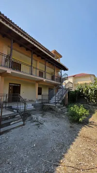 SHITET SHTËPI PRIVATE 3-KATËSHE – SARAVË, LUSHNJE PRANE RRUGES SE UNAZES QYTET