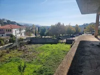 LEZHE – Shitet Vile 450 m2 + 1500 m2 toke, banim/biznes