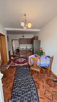 Apartament 2+1 në shitje në Lushnje, pranë Kishës