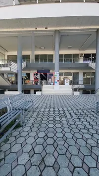 Ambient biznesi në shitje Gafurr Muco, Shetitorja Stadiumit, Lushnje