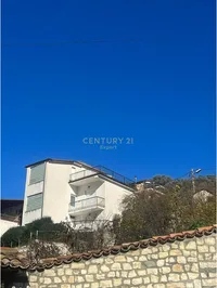 SHESIM NDERTESE ME TRUALL TEK MUZEU ETNOGRAFIK I BERATIT!