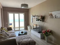 SHITET APARTAMENT 1+1 ME PAMJE NGA DETI ,NE LUNGOMARE!